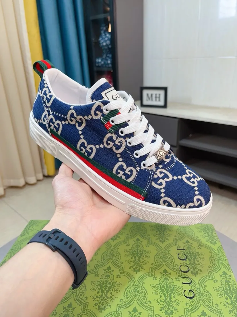 Men's shoes 💰400🌸🌸[GUCCI] Gucci's new spring and summer slip-on loafers with cartoon characters, Fendi F's low-top trendy men's shoes, 😈The upper is made of Italian 🇮🇹 imported sheep suede with Lafayette embroidered leather, full pigskin lining, original rubber non-slip outsole! The style is high-profile and elegant, and the upper is versatile and fashionable. 🇱🇾🇱🇾A large number of ready-made and reposted pictures will be sold! 38-44,